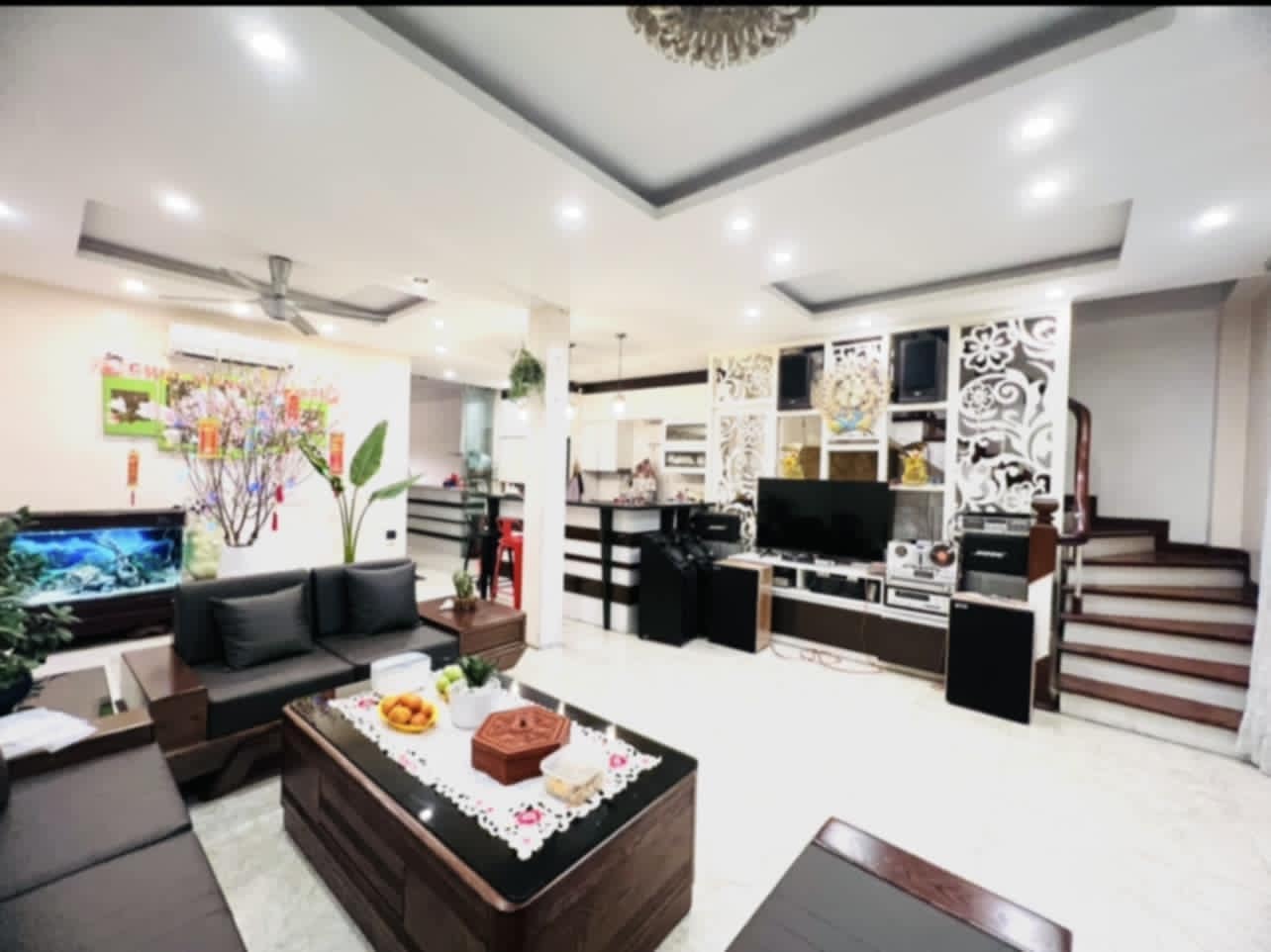 CHÍNH CHỦ CẦN BÁN GẤP NHÀ BA ĐÌNH GIÁP RANH TÂY HỒ, HOÀN KIẾM KD, GARA Ô TÔ 105M X 3 TẦNG MT 7M 8 TỶ 5